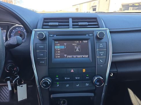 Used 2017 Toyota Camry LE image 26