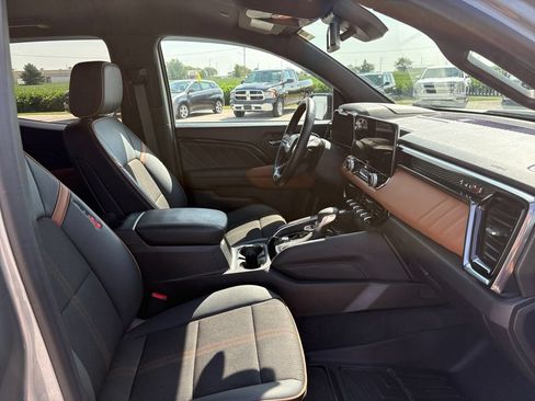 Used 2025 GMC Canyon AT4 AWD/4WD image 43
