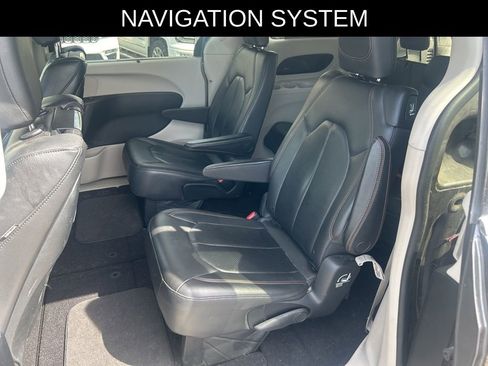 Used 2017 Chrysler Pacifica Touring-L Plus w/ Advanced Safetytec Group FWD image 16