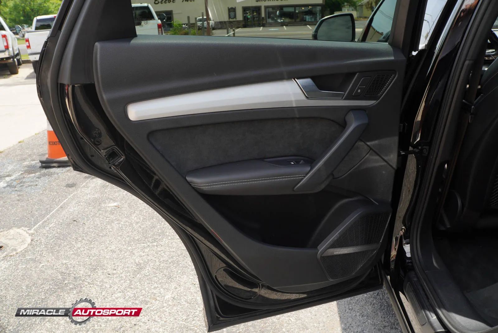 Used 2018 Audi SQ5 Premium Plus w/ Navigation Package AWD/4WD image 22