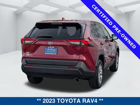 Used 2023 Toyota RAV4 LE AWD/4WD image 5