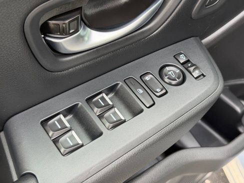Used 2025 Honda Pilot Black Edition image 14
