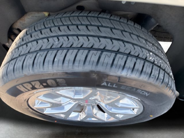 Used 2016 GMC Yukon SLT w/ Open Road Package AWD/4WD image 11
