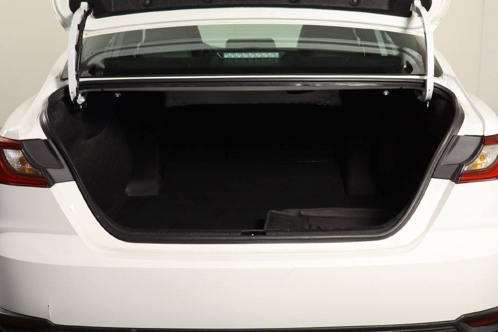 Used 2026 Toyota Camry SE FWD image 17