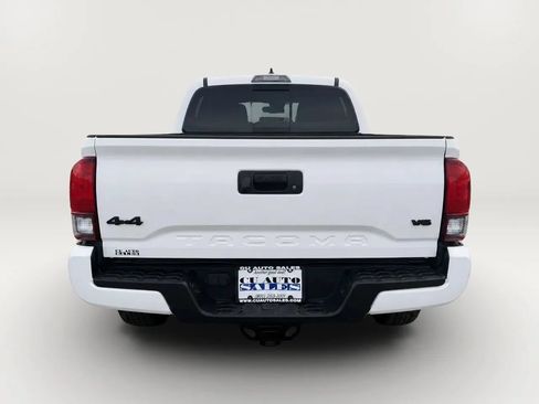 Used 2022 Toyota Tacoma SR5 w/ Technology Package AWD/4WD image 6