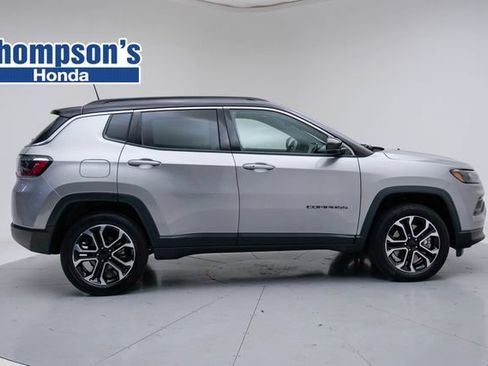Used 2023 Jeep Compass Limited w/ Sun and Sound Group AWD/4WD image 2