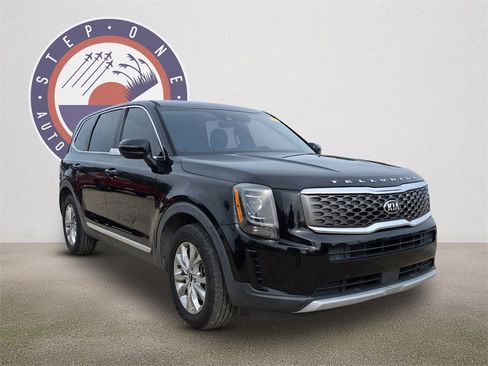 Used 2021 Kia Telluride LX image 2