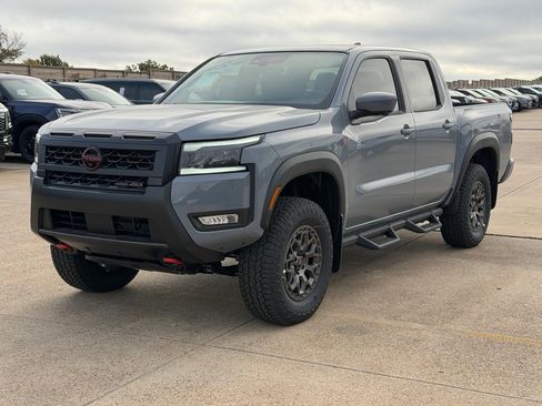 New 2026 Nissan Frontier PRO-4X w/ Pro-4x Convenience Package image 2