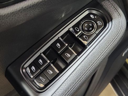 Used 2021 Porsche Macan image 44