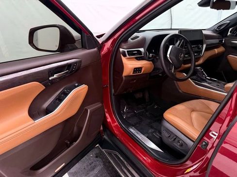Used 2020 Toyota Highlander Limited Platinum image 33