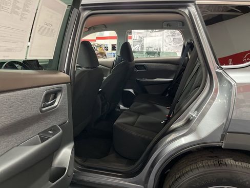 Used 2023 Nissan Rogue S AWD/4WD image 14