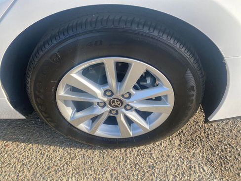 Used 2025 Toyota Camry LE image 30