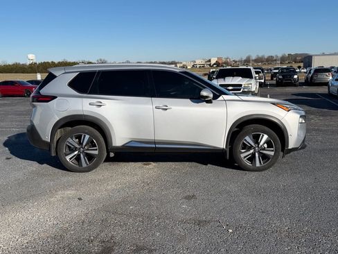 Used 2022 Nissan Rogue SL w/ SL Premium Package image 4