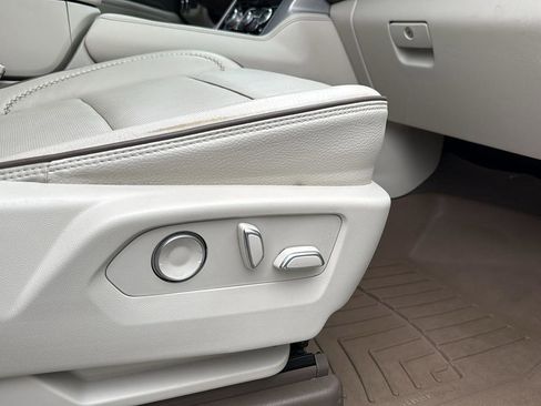 Used 2023 GMC Yukon XL Denali image 25
