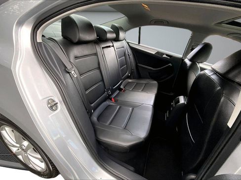 Used 2014 Volkswagen Jetta SE FWD image 23