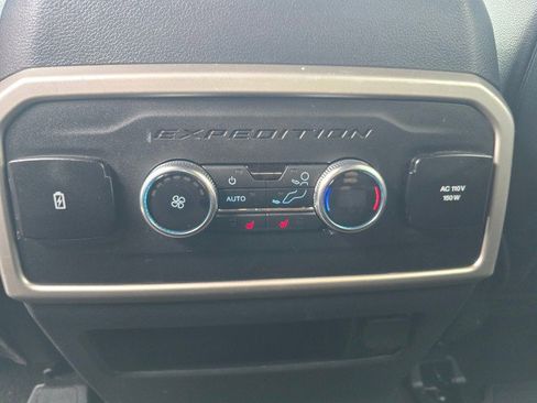 Used 2022 Ford Expedition Max Limited image 21