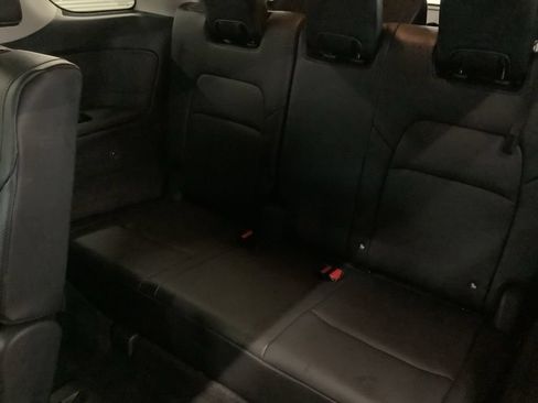 Used 2022 Nissan Pathfinder SL AWD/4WD image 18