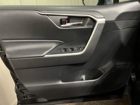 Used 2022 Toyota RAV4 XLE image 12