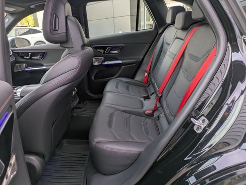 Used 2025 Mercedes-Benz GLC 43 AMG 4MATIC image 27