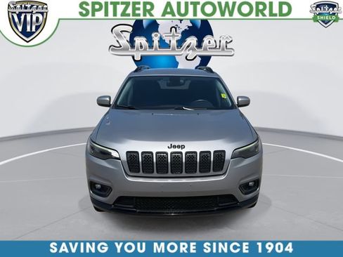 Used 2019 Jeep Cherokee Latitude Plus AWD/4WD image 3