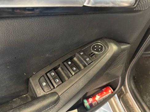Used 2021 Kia Seltos S AWD/4WD image 19