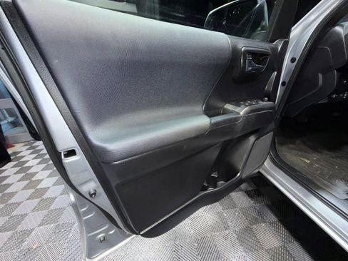 Used 2021 Toyota Tacoma TRD Off-Road w/ Technology Package image 13