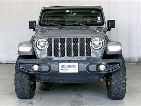 Used 2021 Jeep Wrangler Unlimited Sahara AWD/4WD image 3