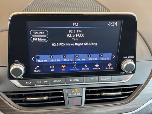 Used 2025 Nissan Altima 2.5 SV FWD image 20
