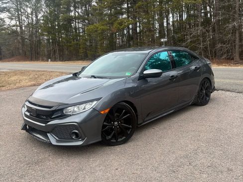 Used 2017 Honda Civic Sport image 2