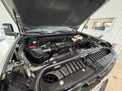 Used 2024 Chevrolet Silverado 2500 ZR2 w/ Technology Package image 16