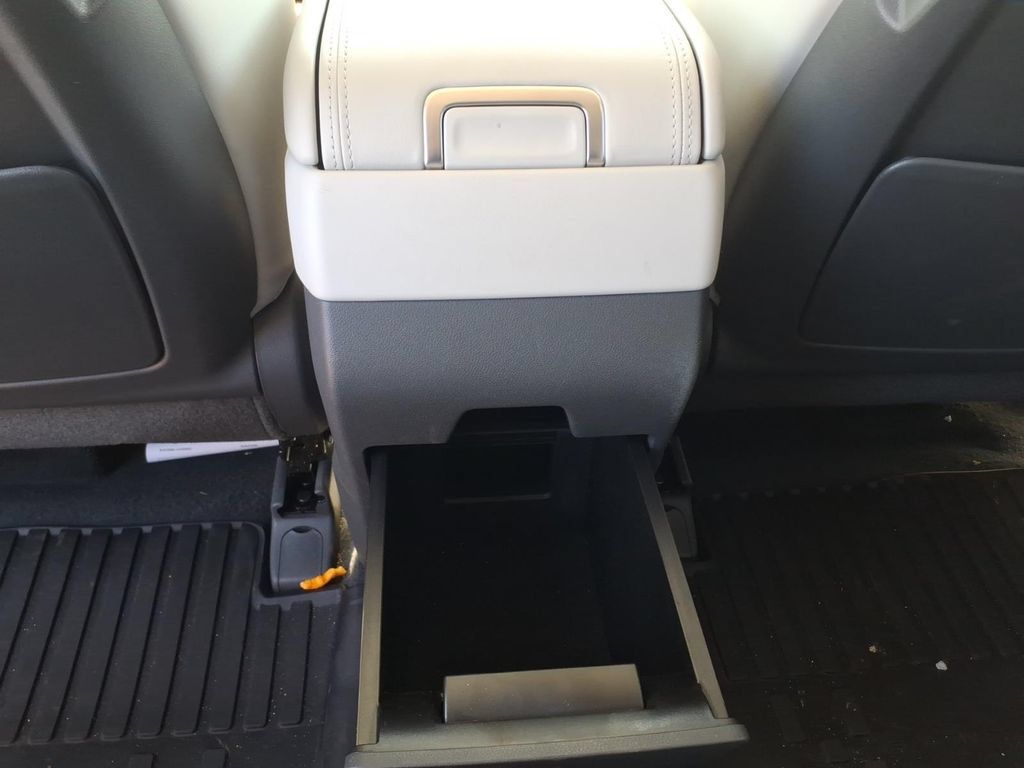 Used 2026 Hyundai Santa Fe SEL FWD image 13