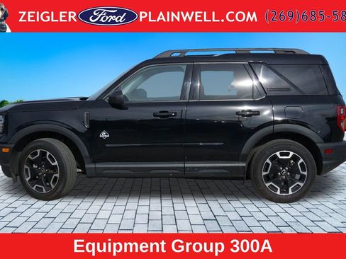 Used 2023 Ford Bronco Sport Outer Banks w/ Tech Package AWD/4WD image 2