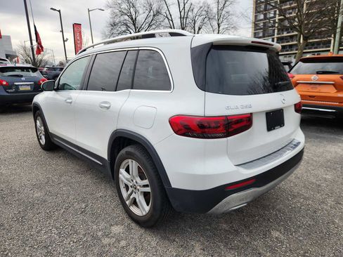 Used 2022 Mercedes-Benz GLB 250 4MATIC image 3