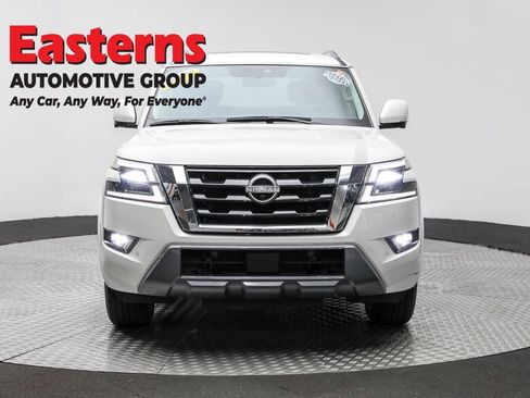 Used 2023 Nissan Armada SL w/ Captain's Chairs Package image 2