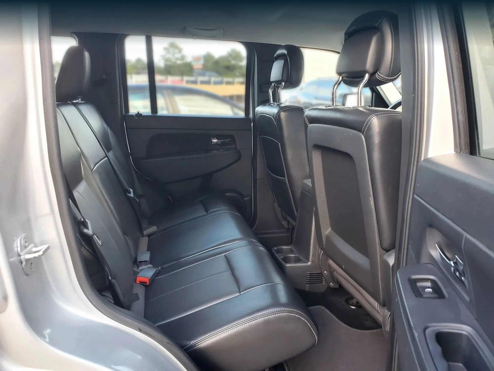 Used 2012 Jeep Liberty Sport AWD/4WD image 4