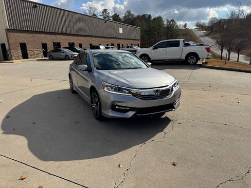 Used 2017 Honda Accord Sport Special Edition image 7