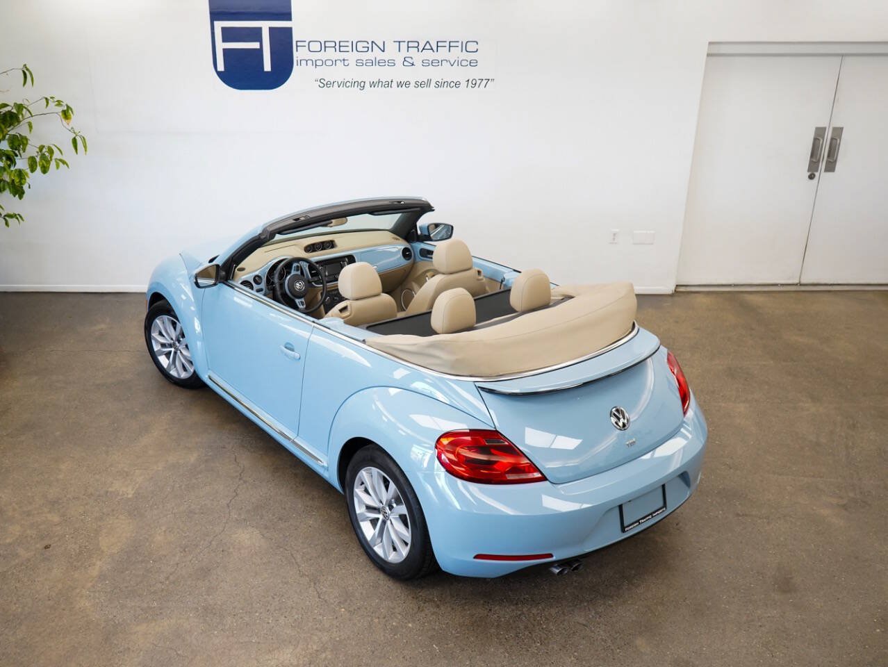 Used 2015 Volkswagen Beetle TDI FWD image 33