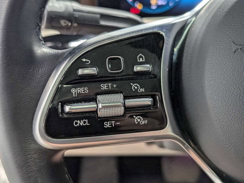 Used 2023 Mercedes-Benz CLA 250 4MATIC image 32