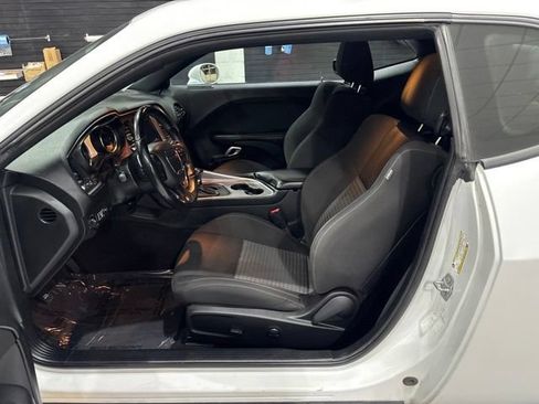 Used 2022 Dodge Challenger GT AWD/4WD image 12