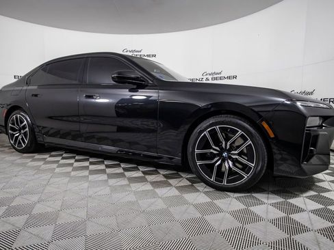 Used 2023 BMW 760i xDrive w/ Executive Package AWD/4WD image 2