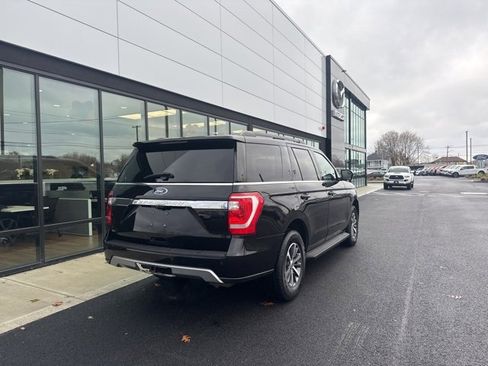 Used 2019 Ford Expedition XLT image 3