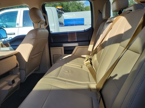 Used 2017 Ford F150 Lariat w/ Equipment Group 501A Mid RWD image 8