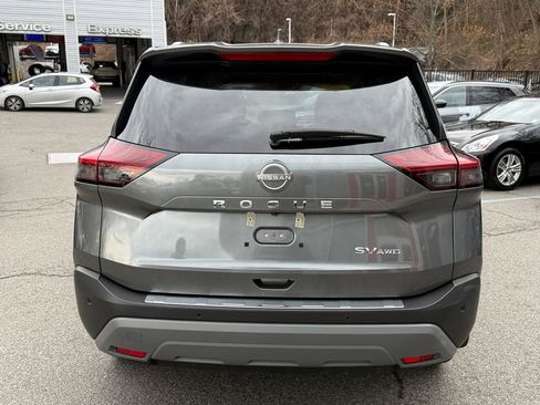 Used 2023 Nissan Rogue SV w/ SV Premium B Package image 5
