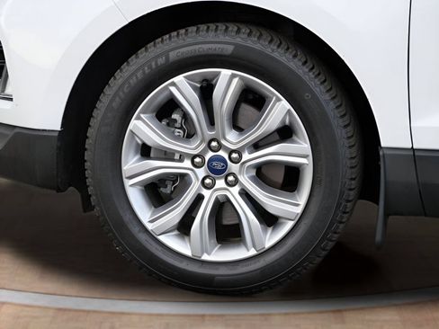 Used 2020 Ford Edge Titanium w/ Class II Trailer Tow Package AWD/4WD image 9