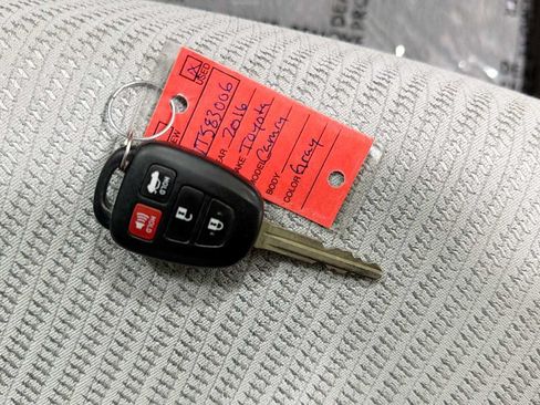 Certified 2016 Toyota Camry LE FWD image 30