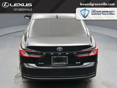 Used 2025 Toyota Camry XLE FWD image 41