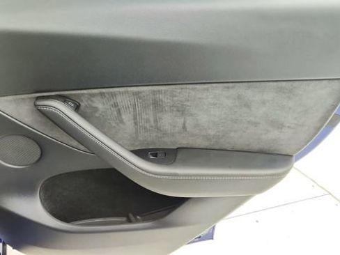 Used 2024 Tesla Model Y Performance image 27