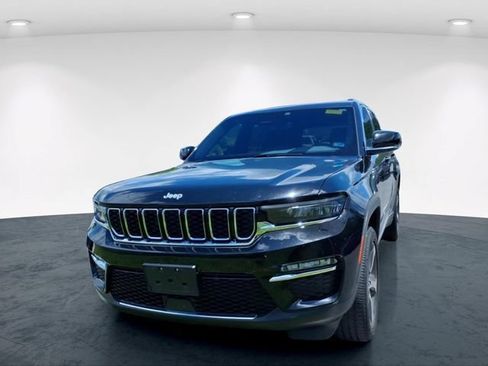 Used 2024 Jeep Grand Cherokee Limited AWD/4WD image 4
