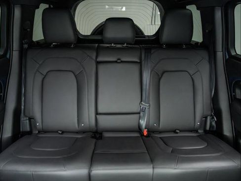 Used 2025 Land Rover Defender 110 S AWD/4WD image 18