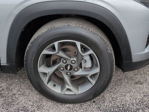 Used 2024 Chevrolet Trax LT FWD image 10